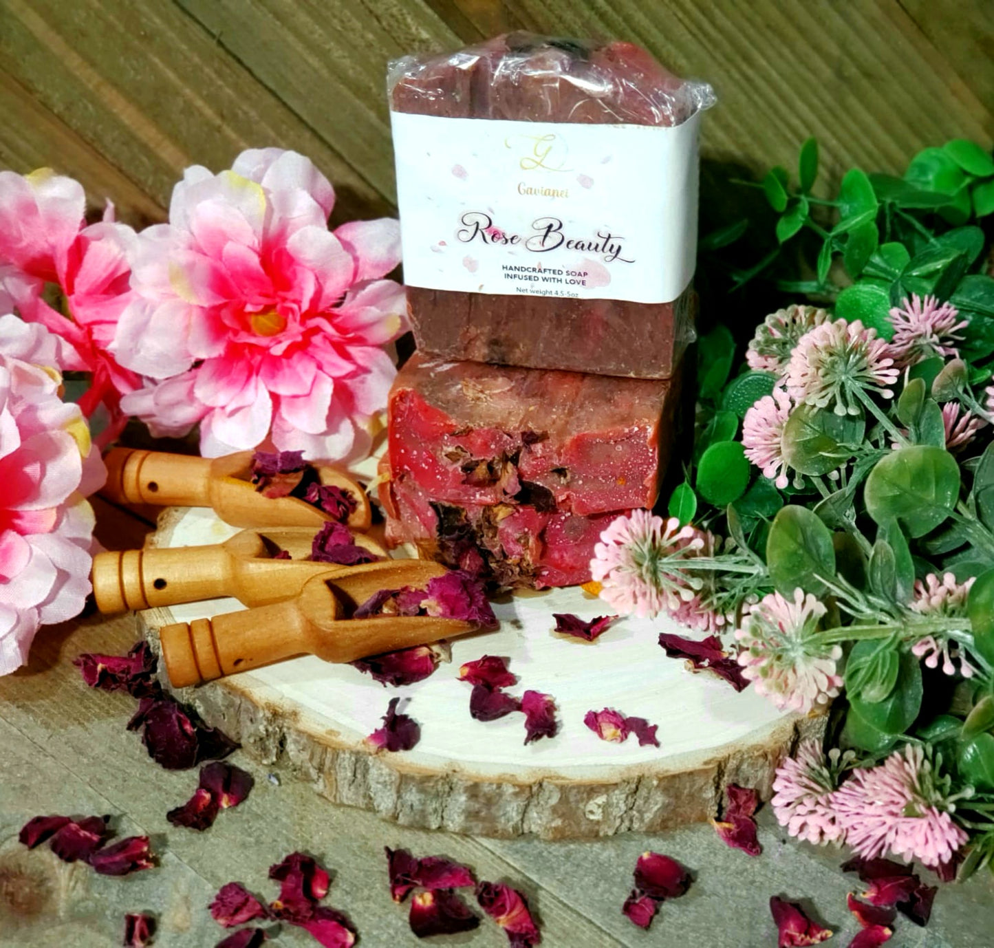 Rose Beauty Soap🌹 (Pink Clay & Rhubarb)